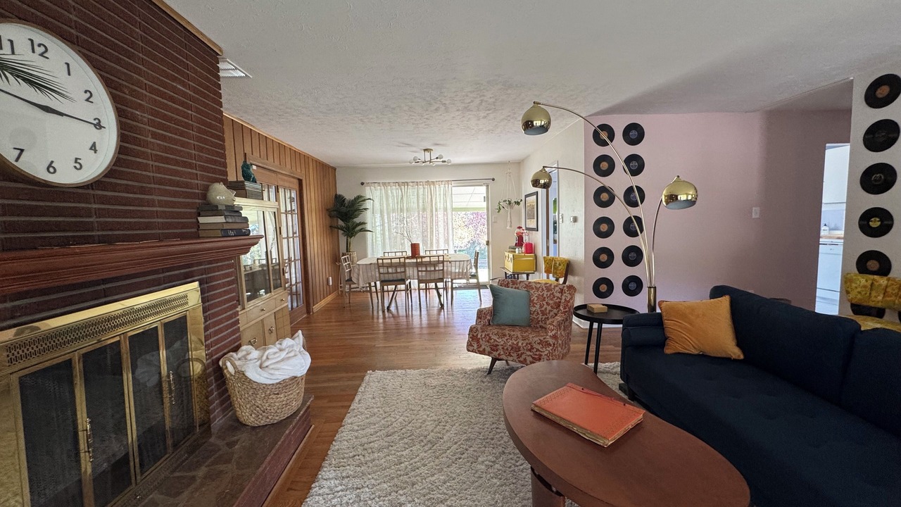 Photo of Livingroom in Skyway