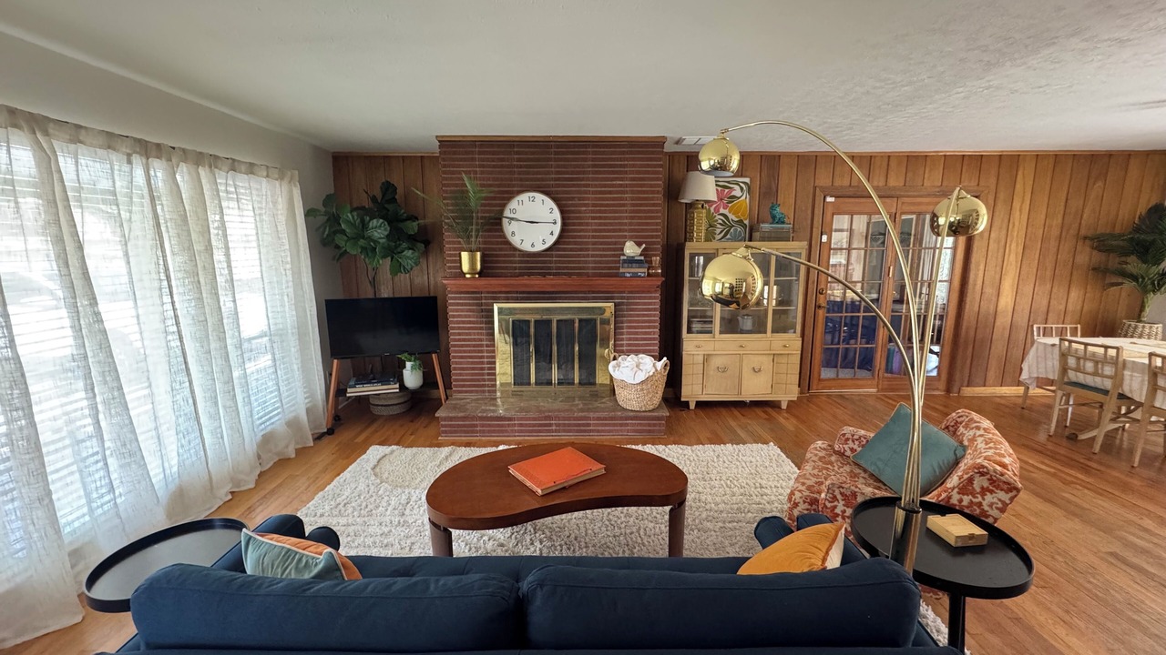 Photo of Livingroom in Skyway