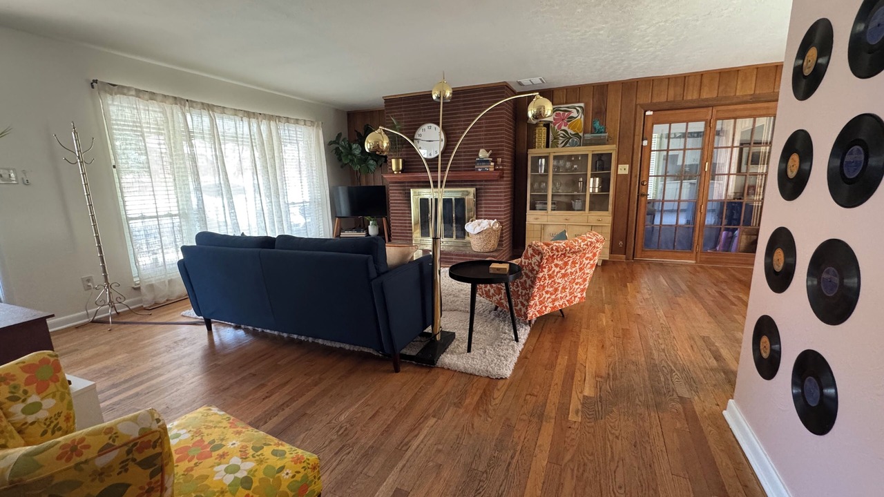Photo of Livingroom in Skyway