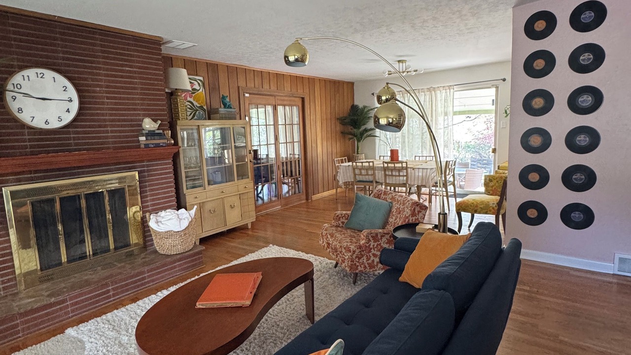 Photo of Livingroom in Skyway