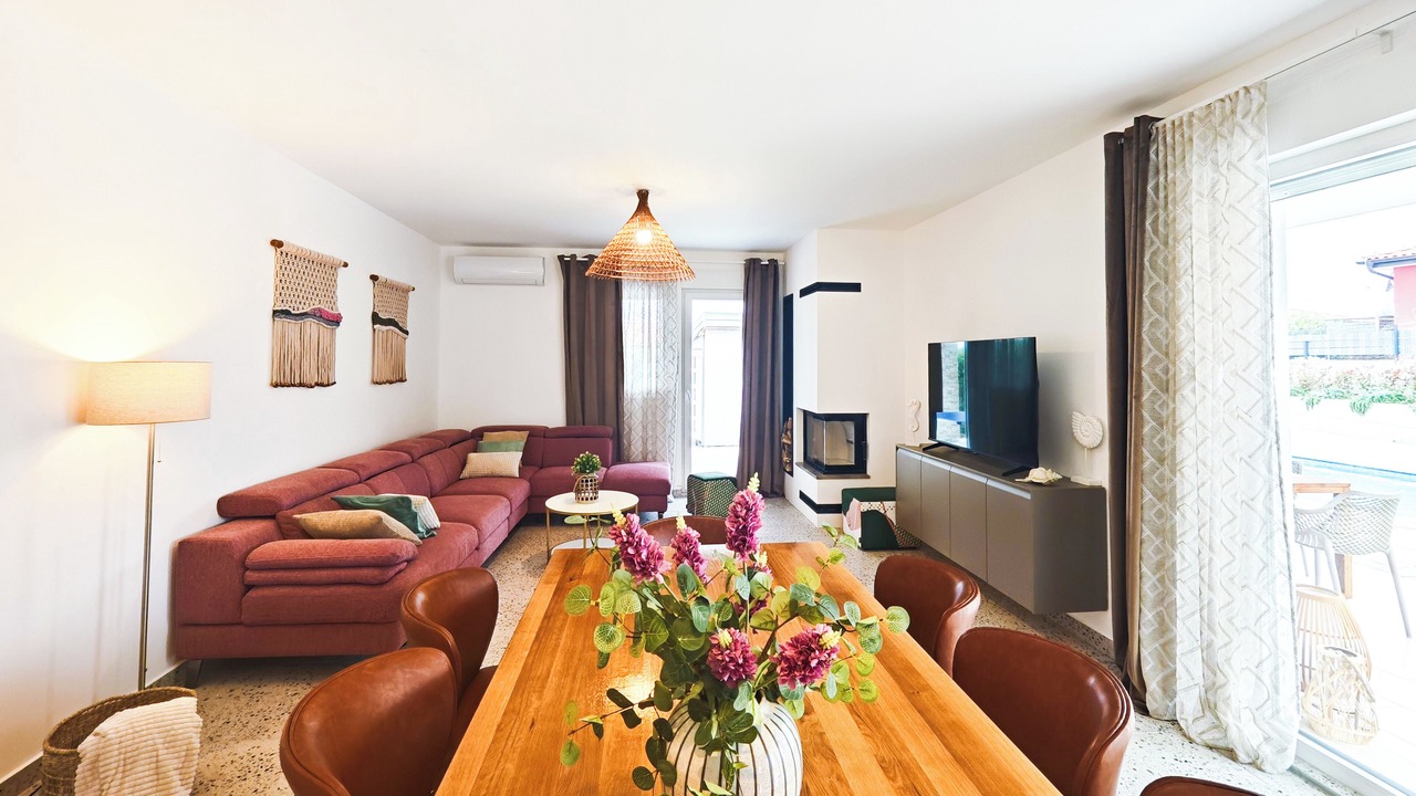 Photo of Livingroom in Mali Turini