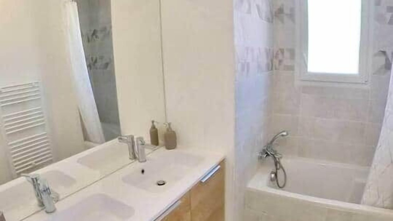 Photo of Bathroom in Lavaur