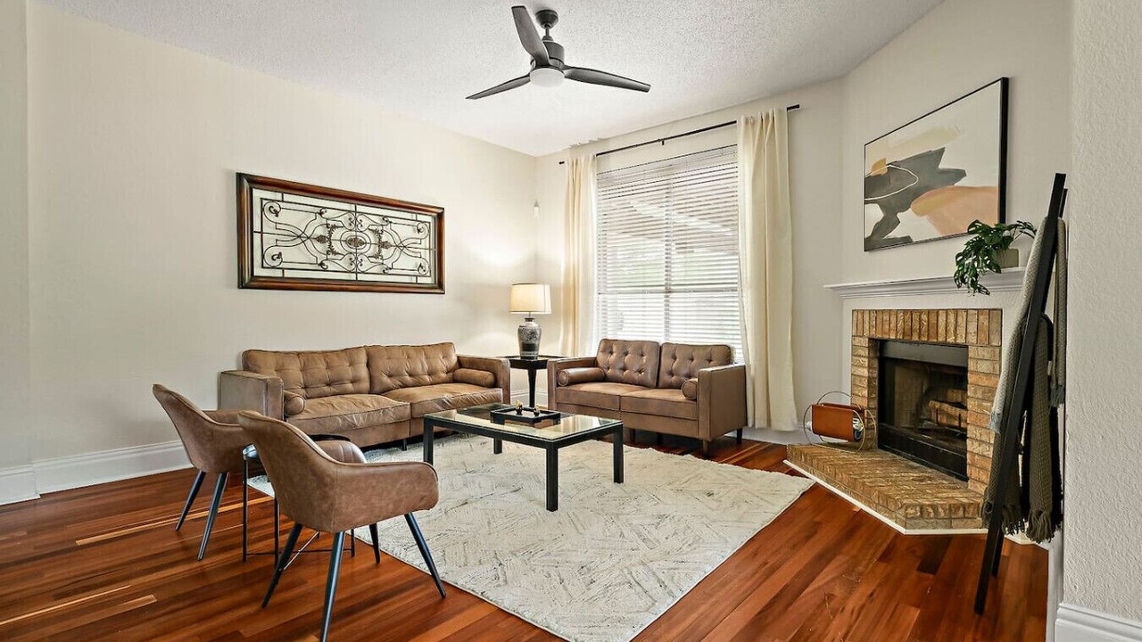 Photo of Livingroom in Cat Hollow