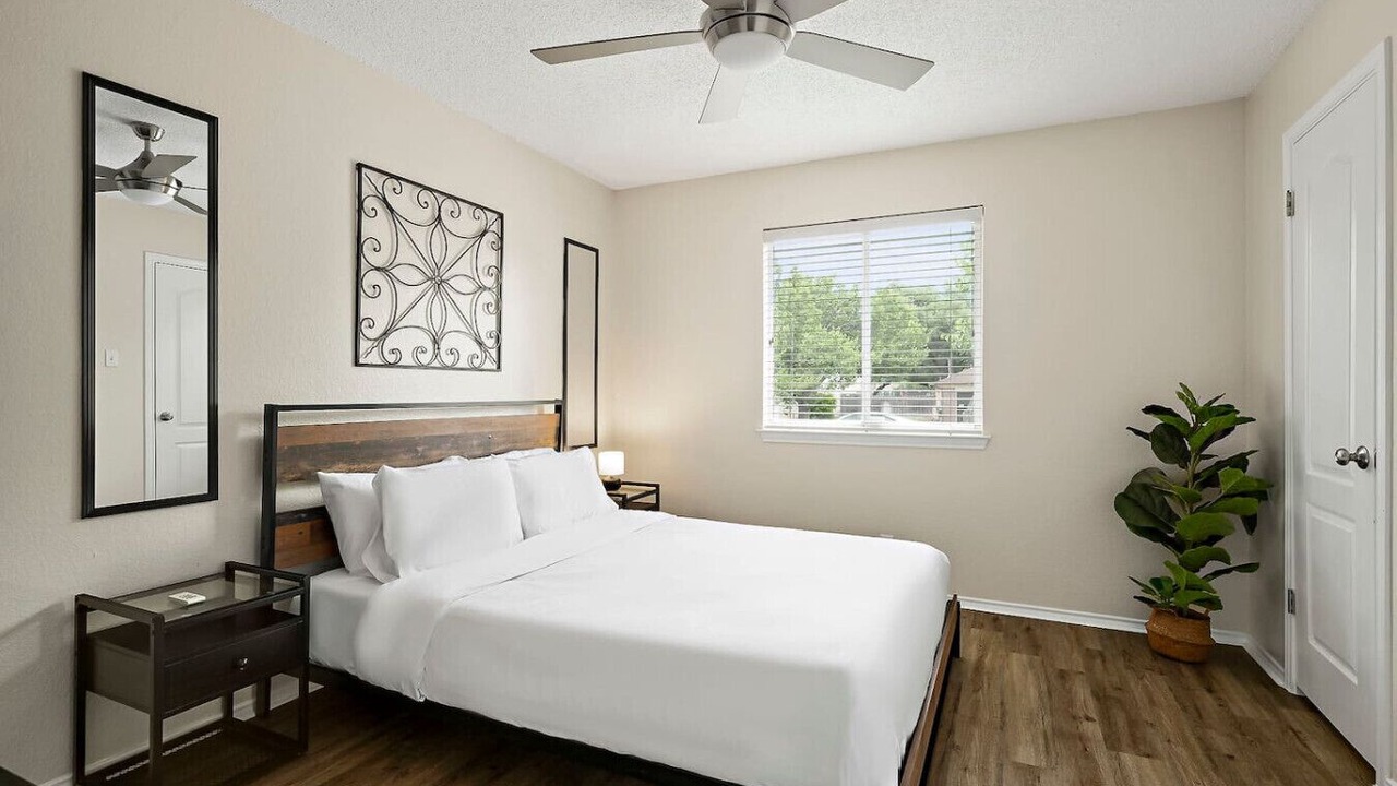 Photo of Bedroom in Cat Hollow