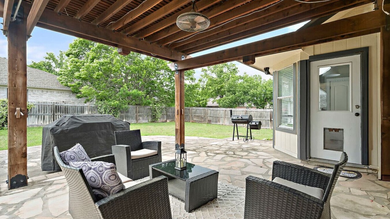 Photo of Patio Balcony in Cat Hollow