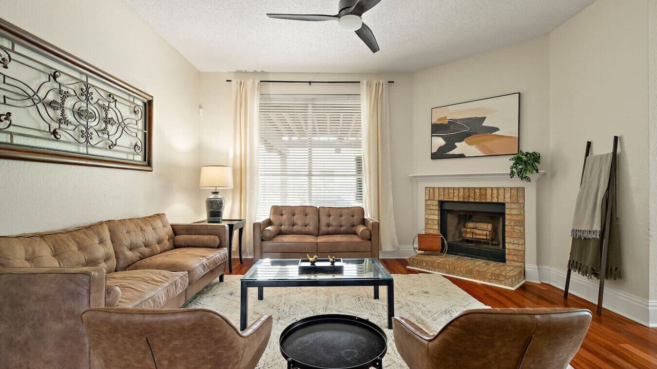 Photo of Livingroom in Cat Hollow