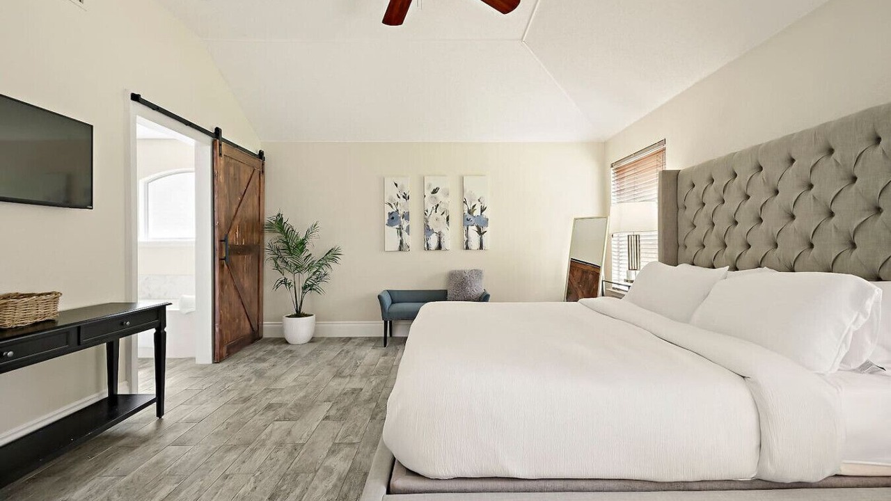 Photo of Bedroom in Cat Hollow