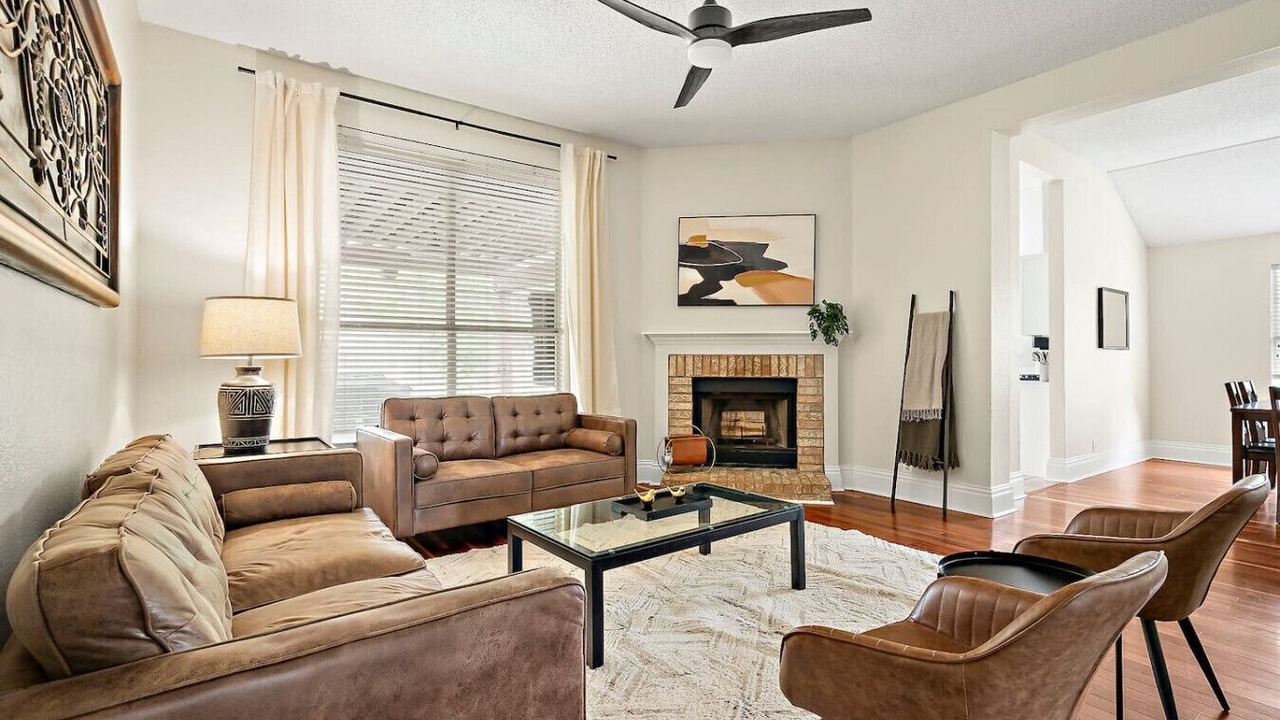 Photo of Livingroom in Cat Hollow