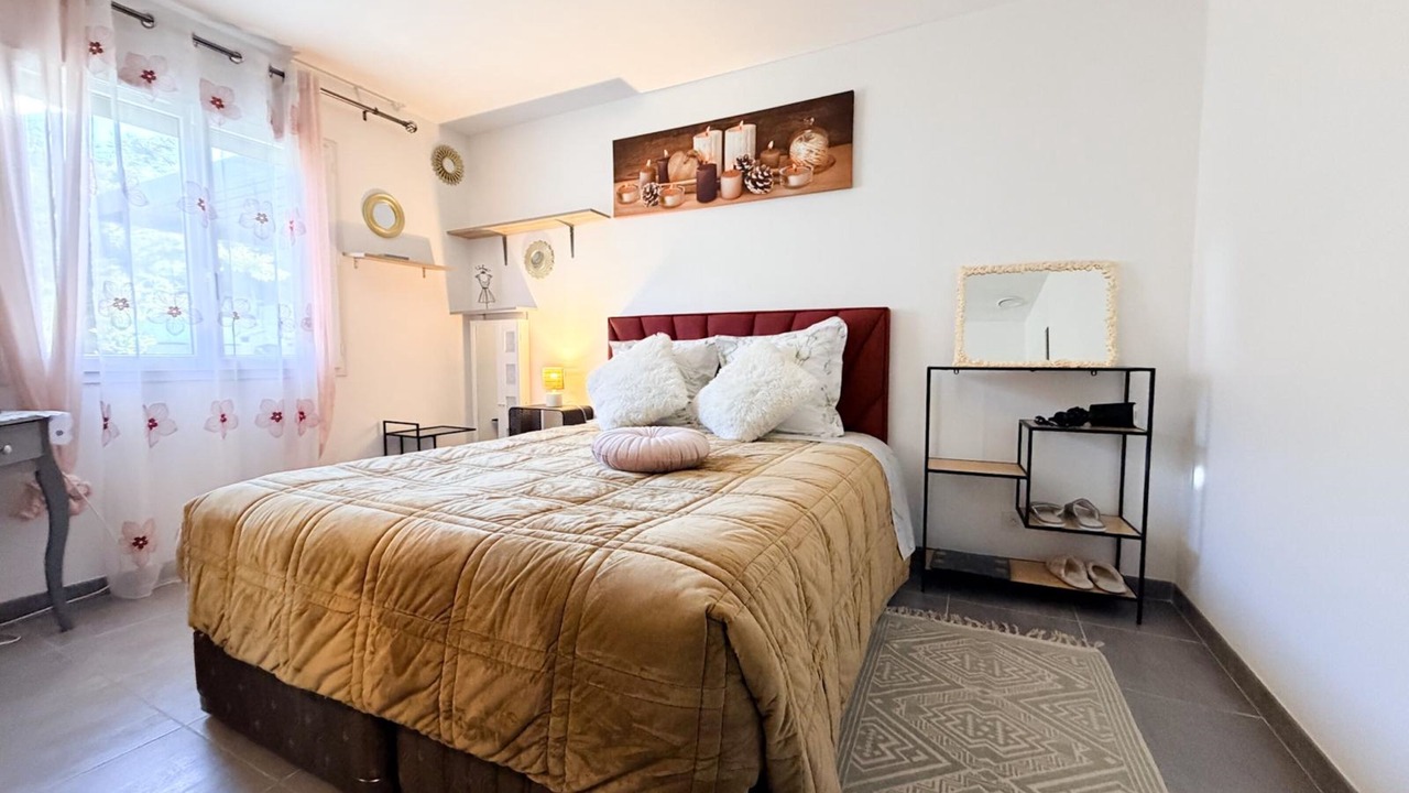 Photo of Bedroom in Savasse