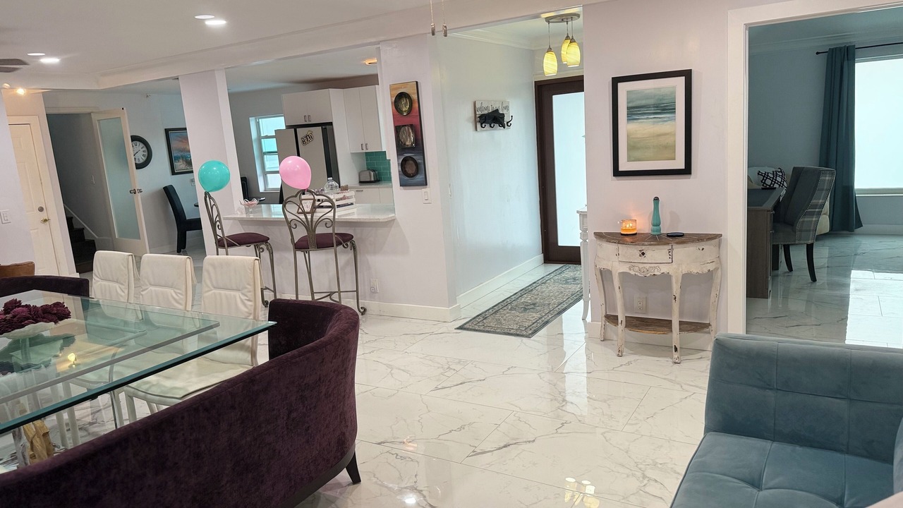 Photo of Bedroom in Lake Worth Corridor