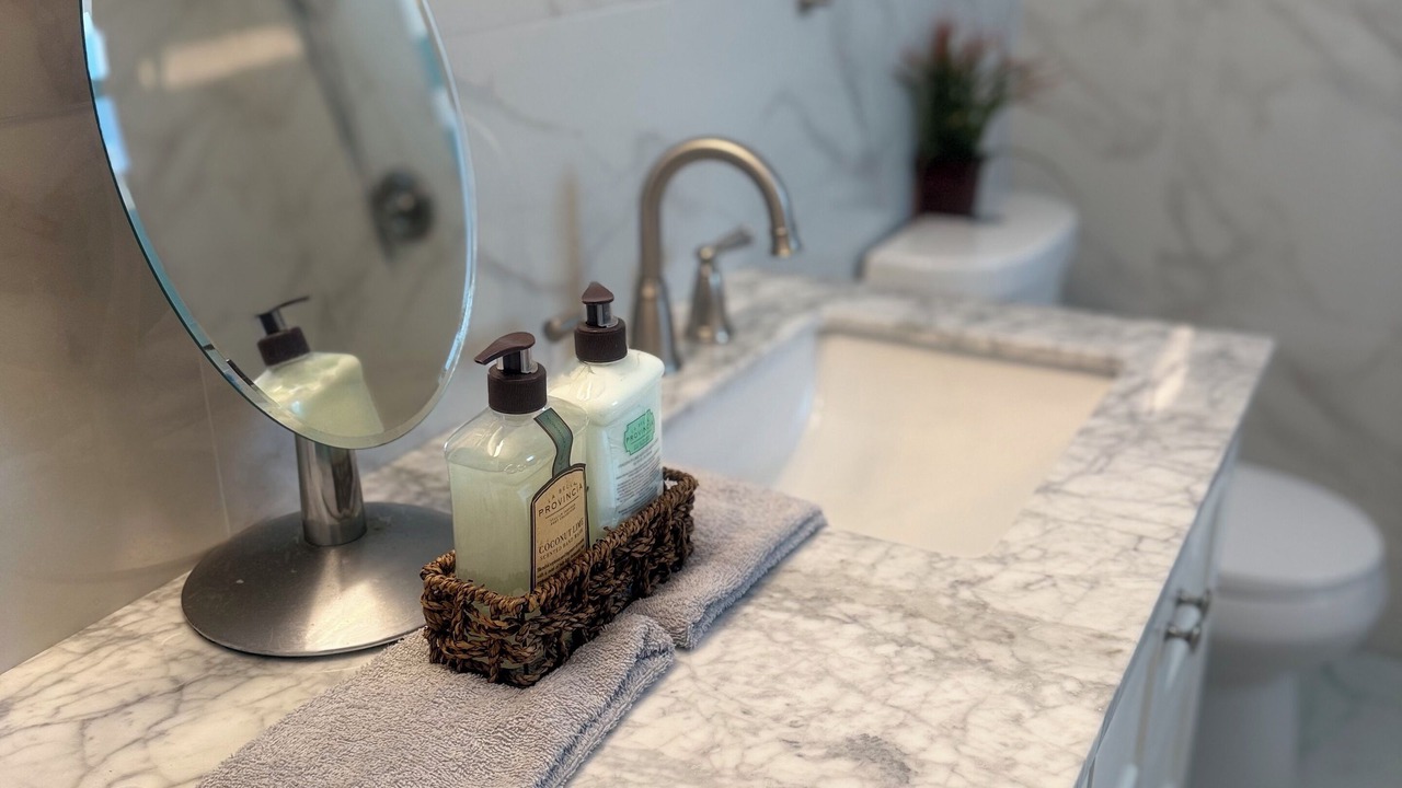 Photo of Bathroom in Lake Worth Corridor