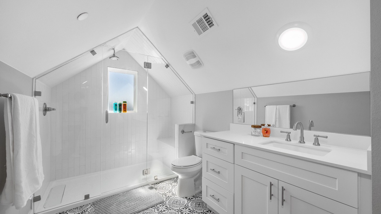 Photo of Bathroom in University Hills and Windsor Park