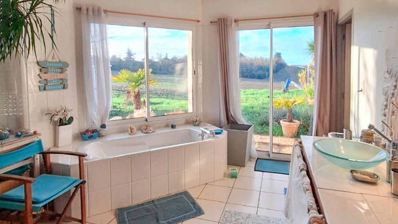 Photo of Bathroom in Virazeil