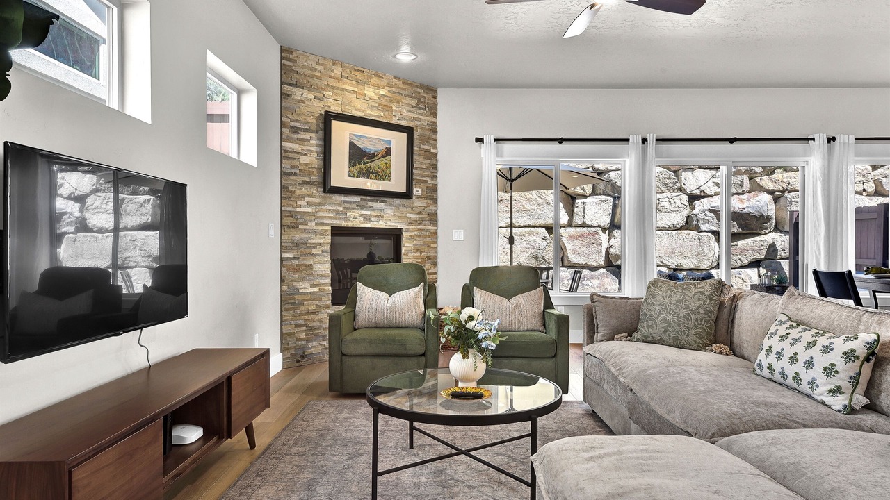 Photo of Livingroom in North End