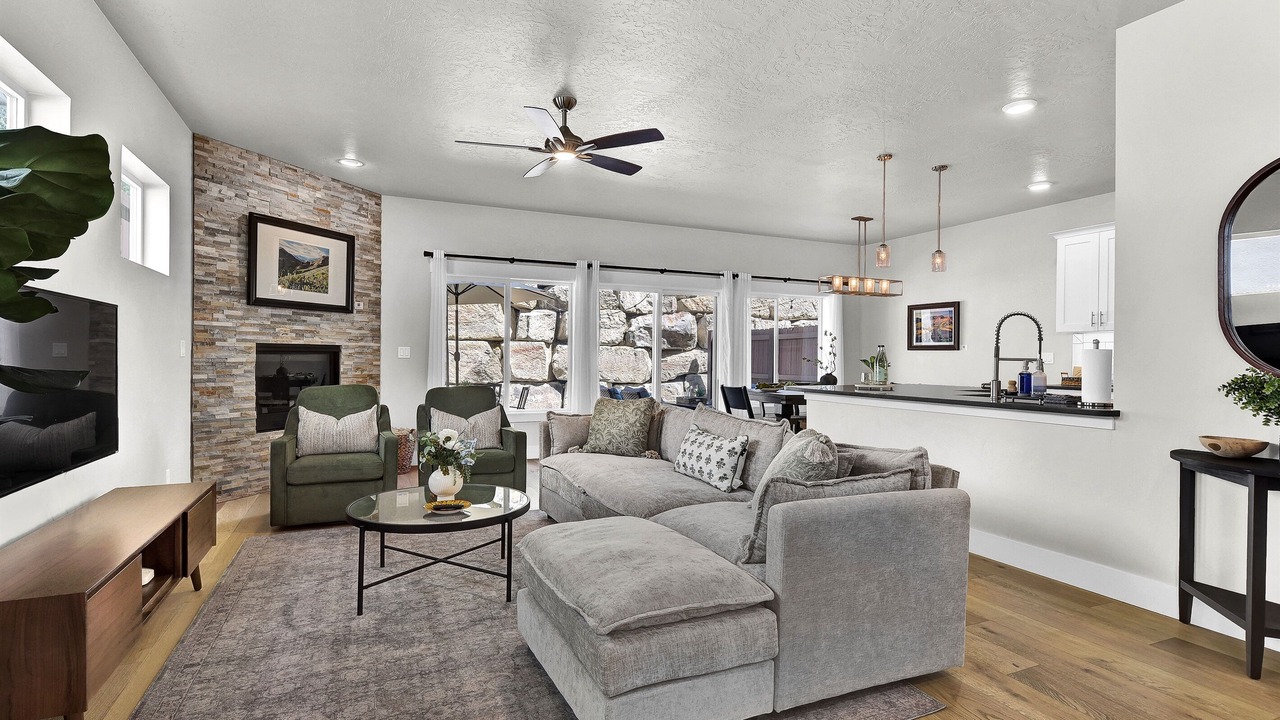 Photo of Livingroom in North End