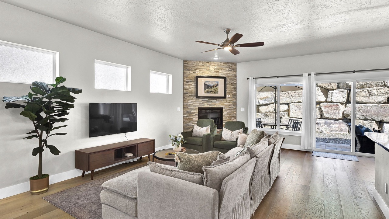 Photo of Livingroom in North End