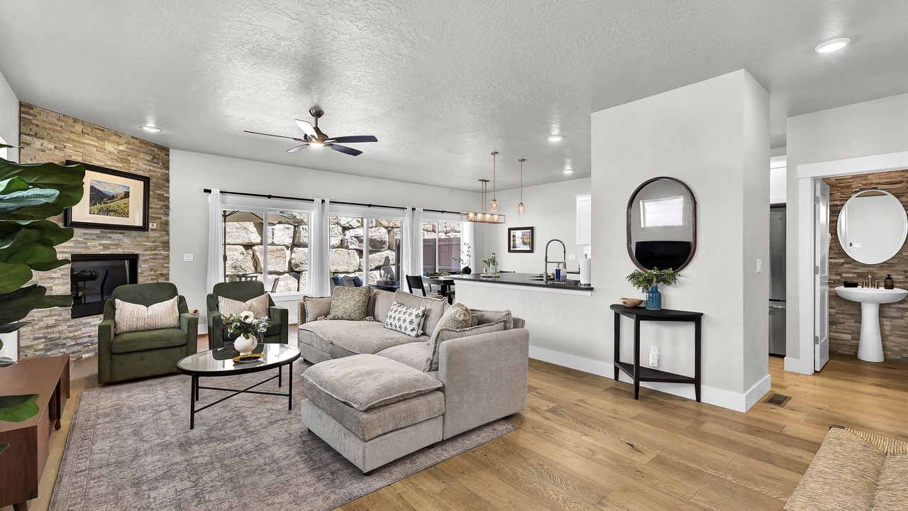 Photo of Livingroom in North End