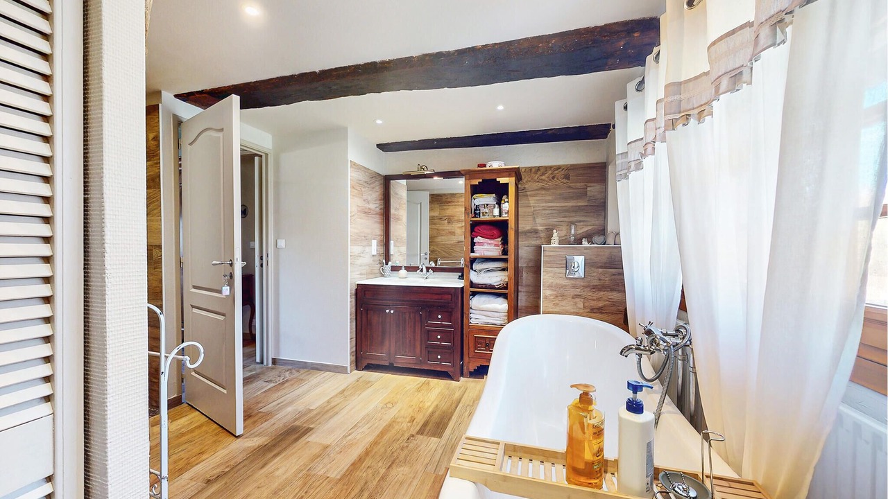 Photo of Bathroom in Saint-Oradoux-de-Chirouze