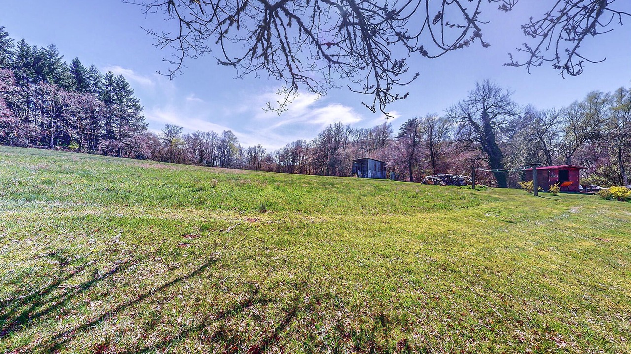 Photo of Others in Saint-Oradoux-de-Chirouze