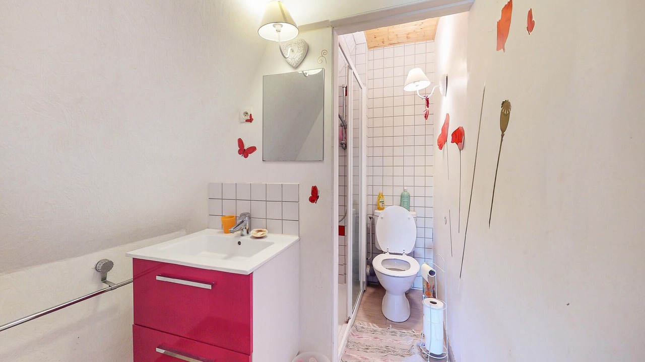 Photo of Bathroom in Saint-Oradoux-de-Chirouze