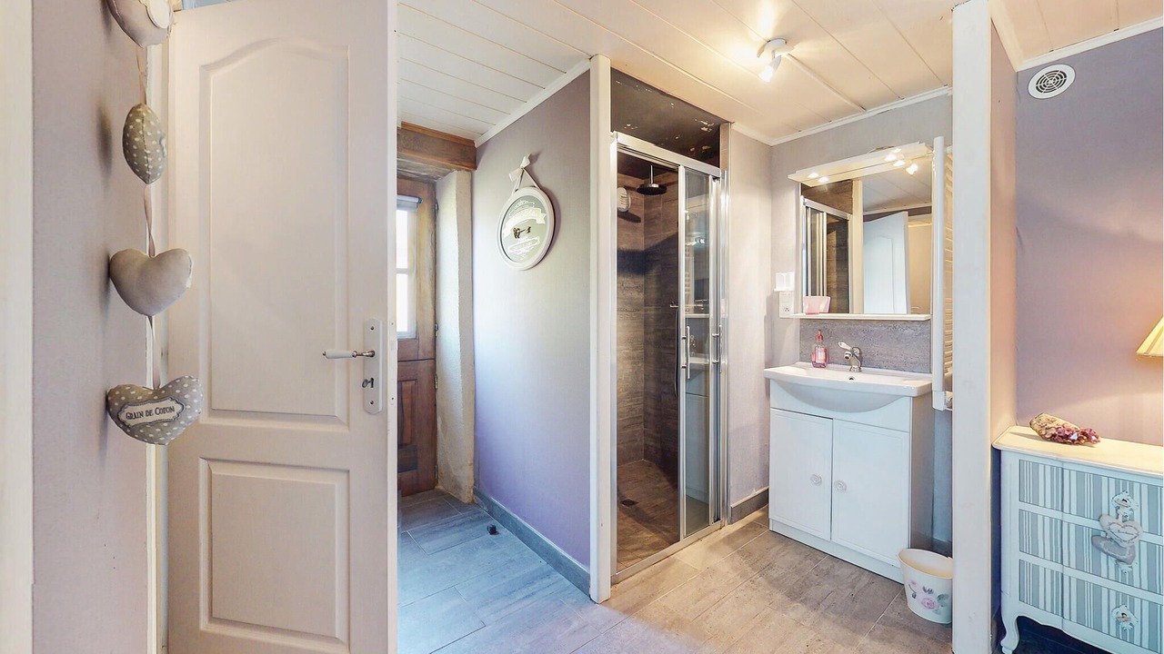 Photo of Bathroom in Saint-Oradoux-de-Chirouze