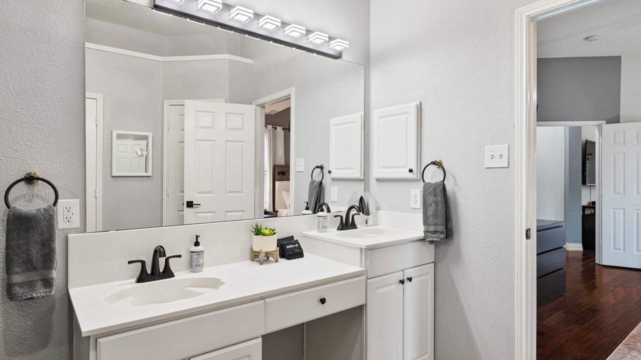 Photo of Bathroom in Rowlett