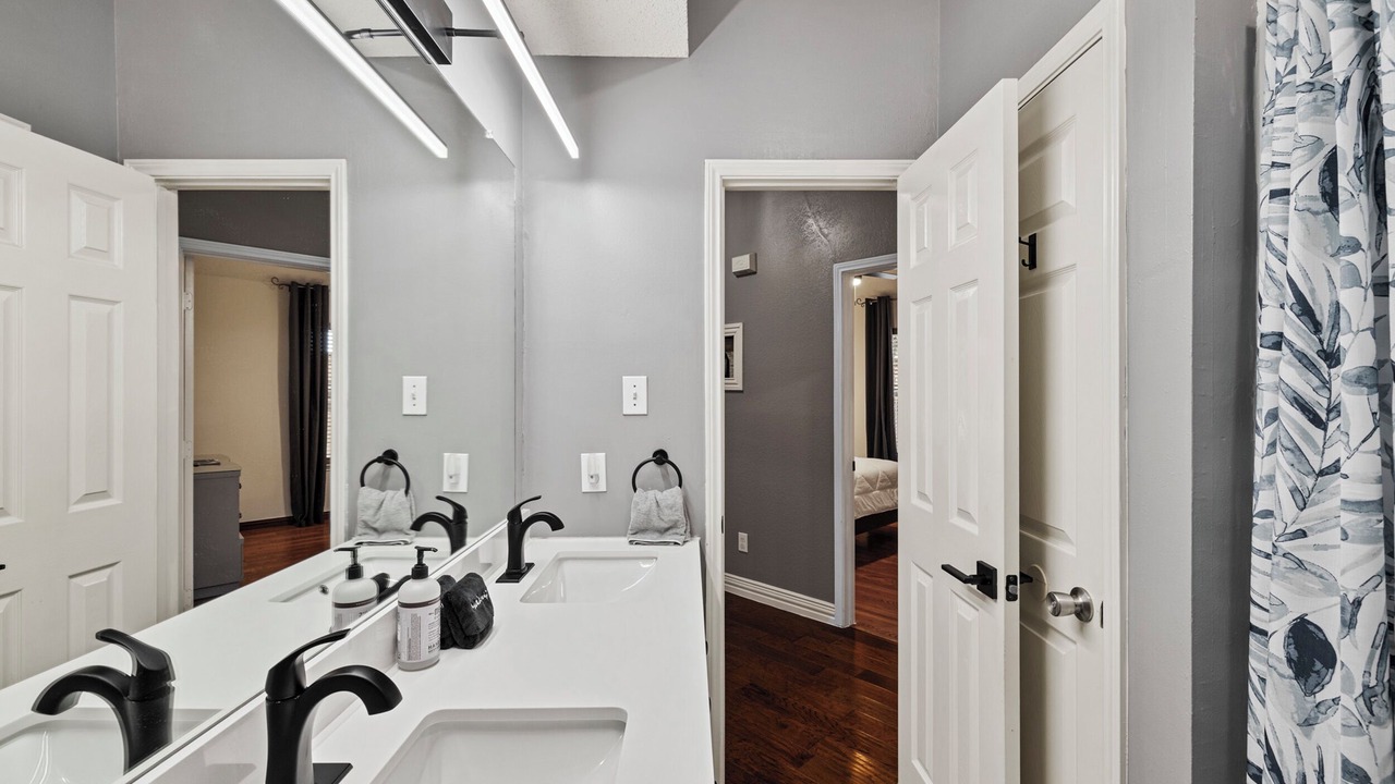 Photo of Bathroom in Rowlett