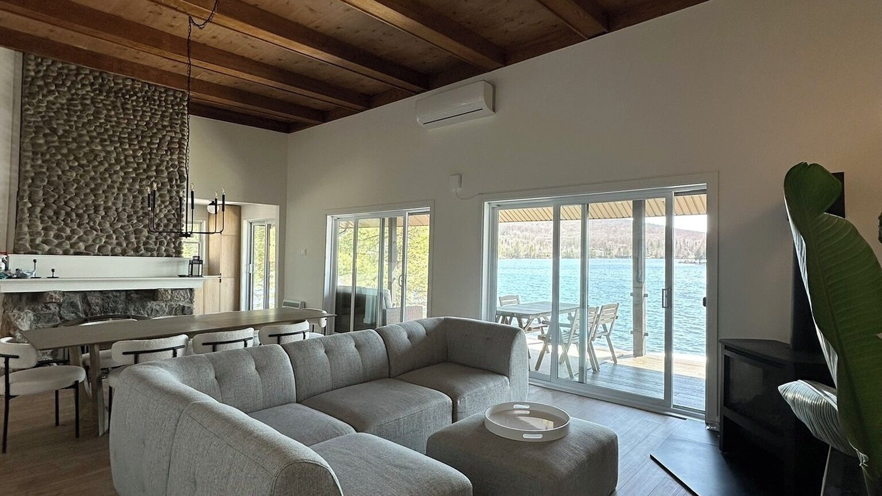 Photo of Livingroom in Lac-Sergent