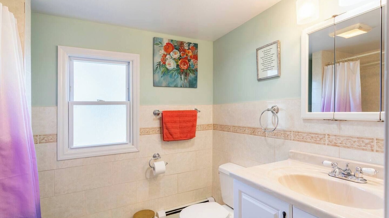 Photo of Bathroom in Uniondale