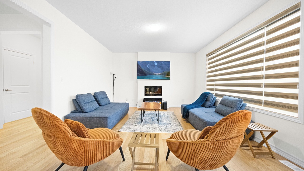 Photo of Livingroom in Wasaga Beach