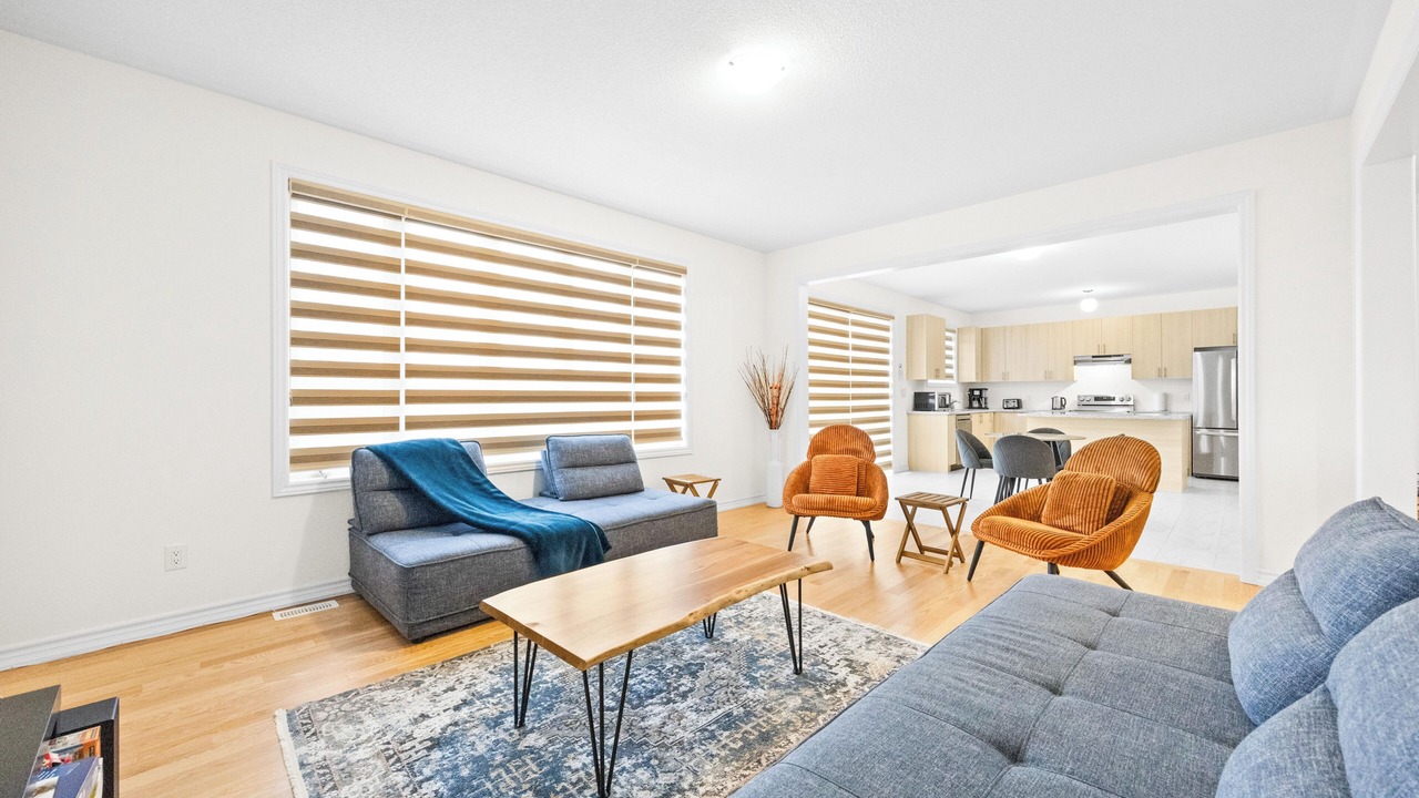 Photo of Livingroom in Wasaga Beach