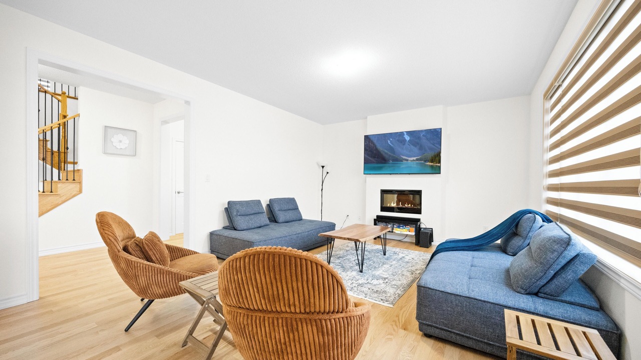 Photo of Livingroom in Wasaga Beach