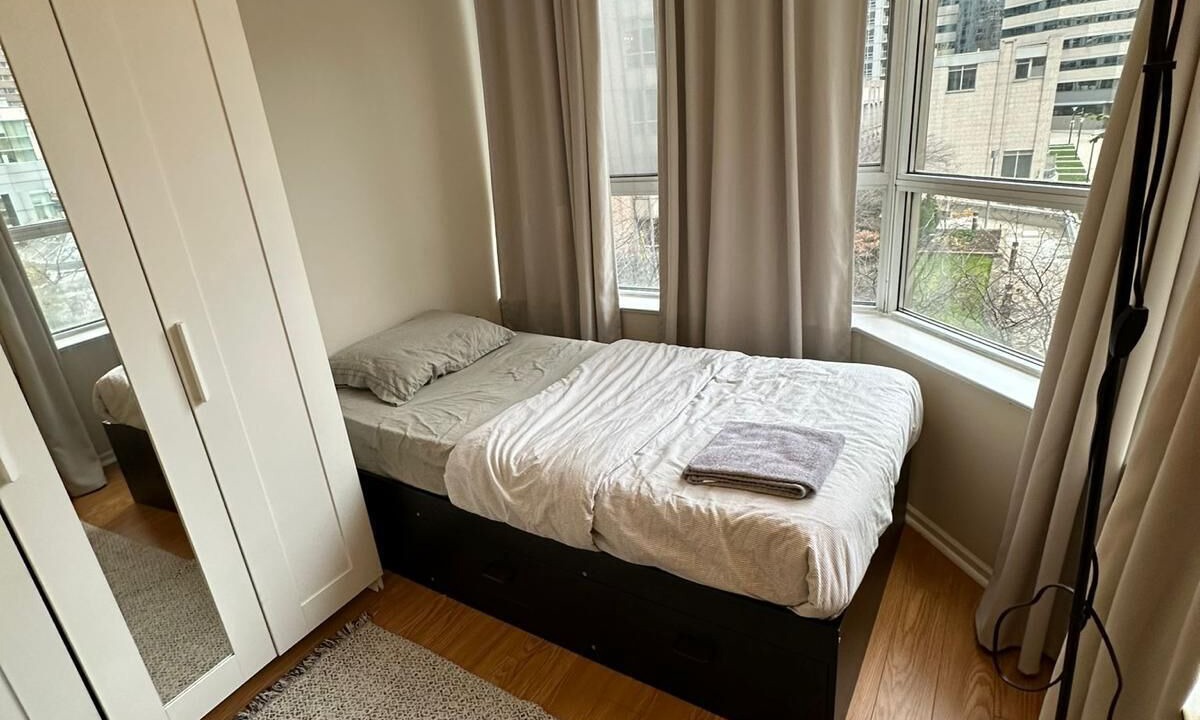Photo of Bedroom in Bay Street Corridor