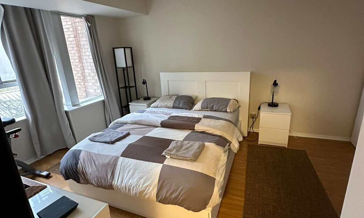 Photo of Bedroom in Bay Street Corridor