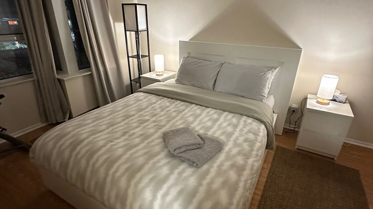 Photo of Bedroom in Bay Street Corridor