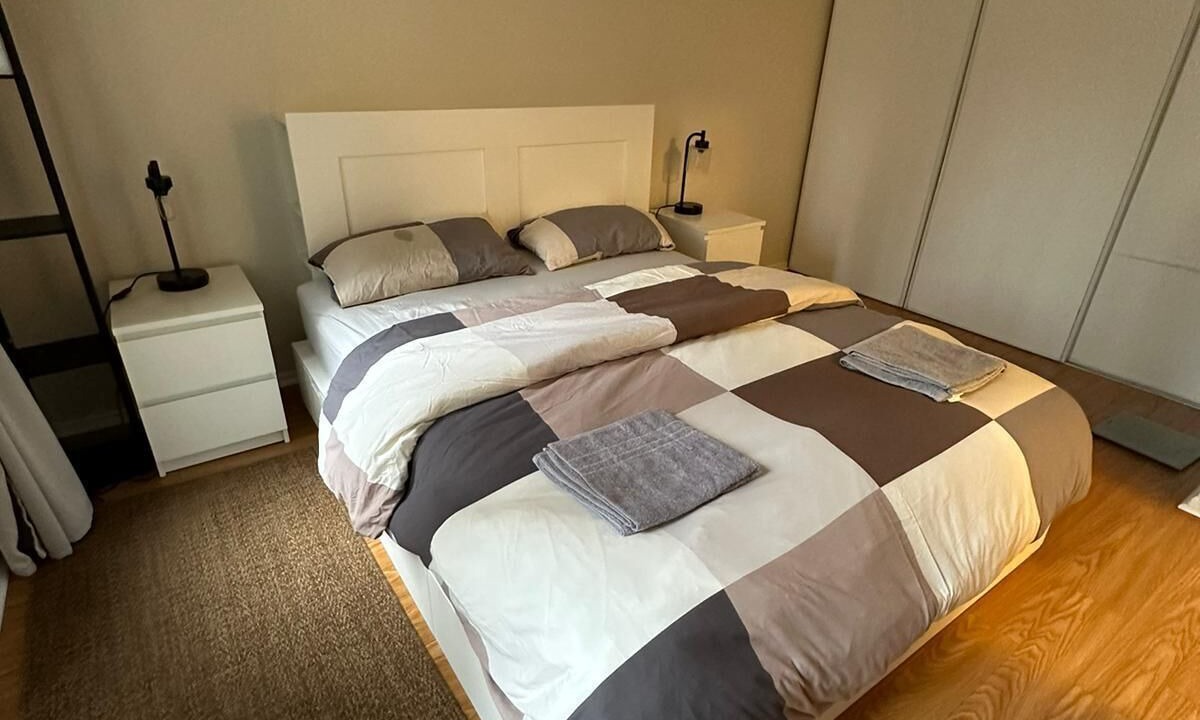 Photo of Bedroom in Bay Street Corridor