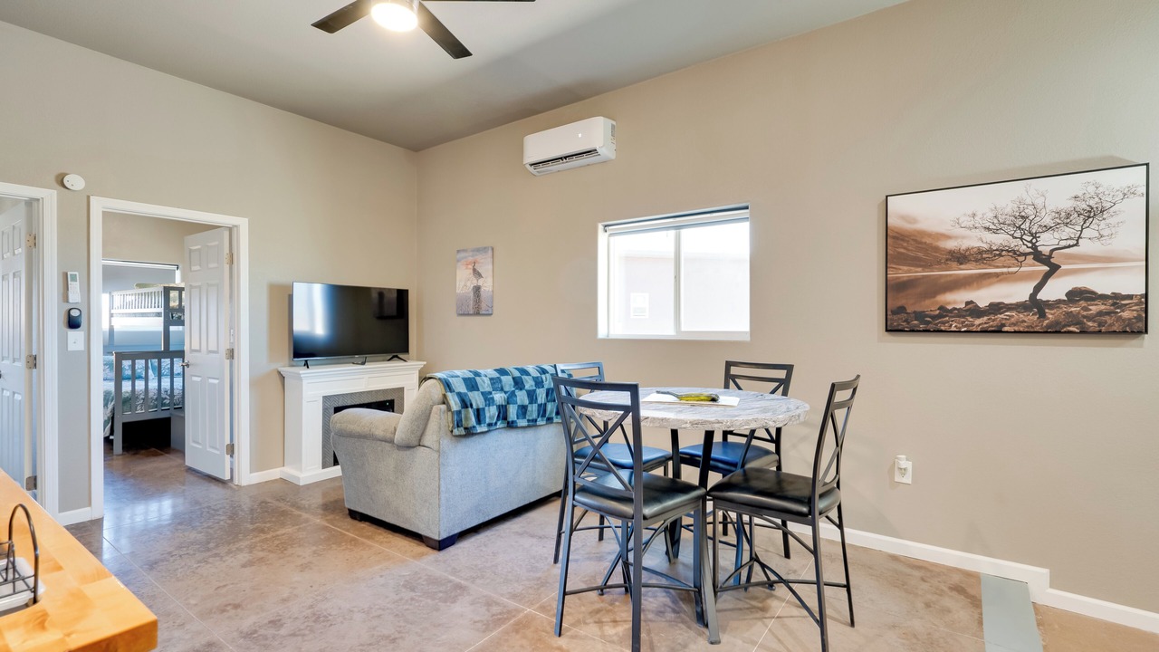 Photo of Livingroom in Elgin