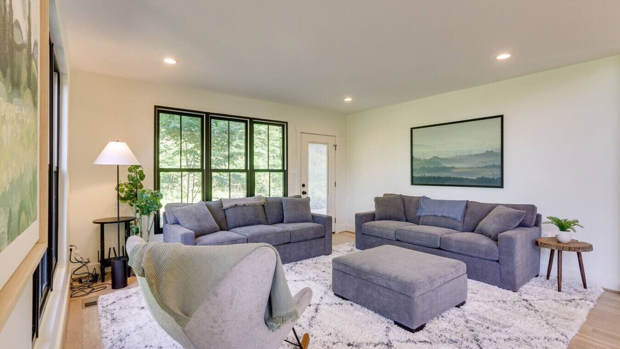 Photo of Bedroom in Bluemont