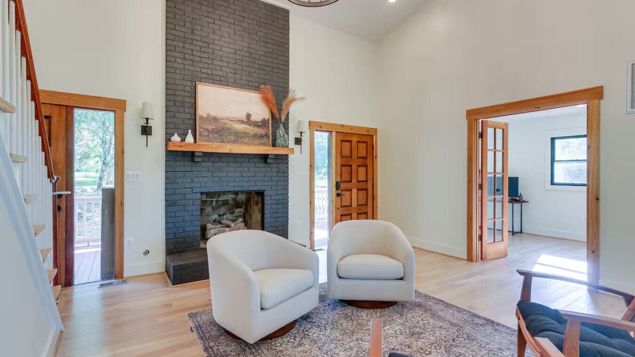 Photo of Livingroom in Bluemont