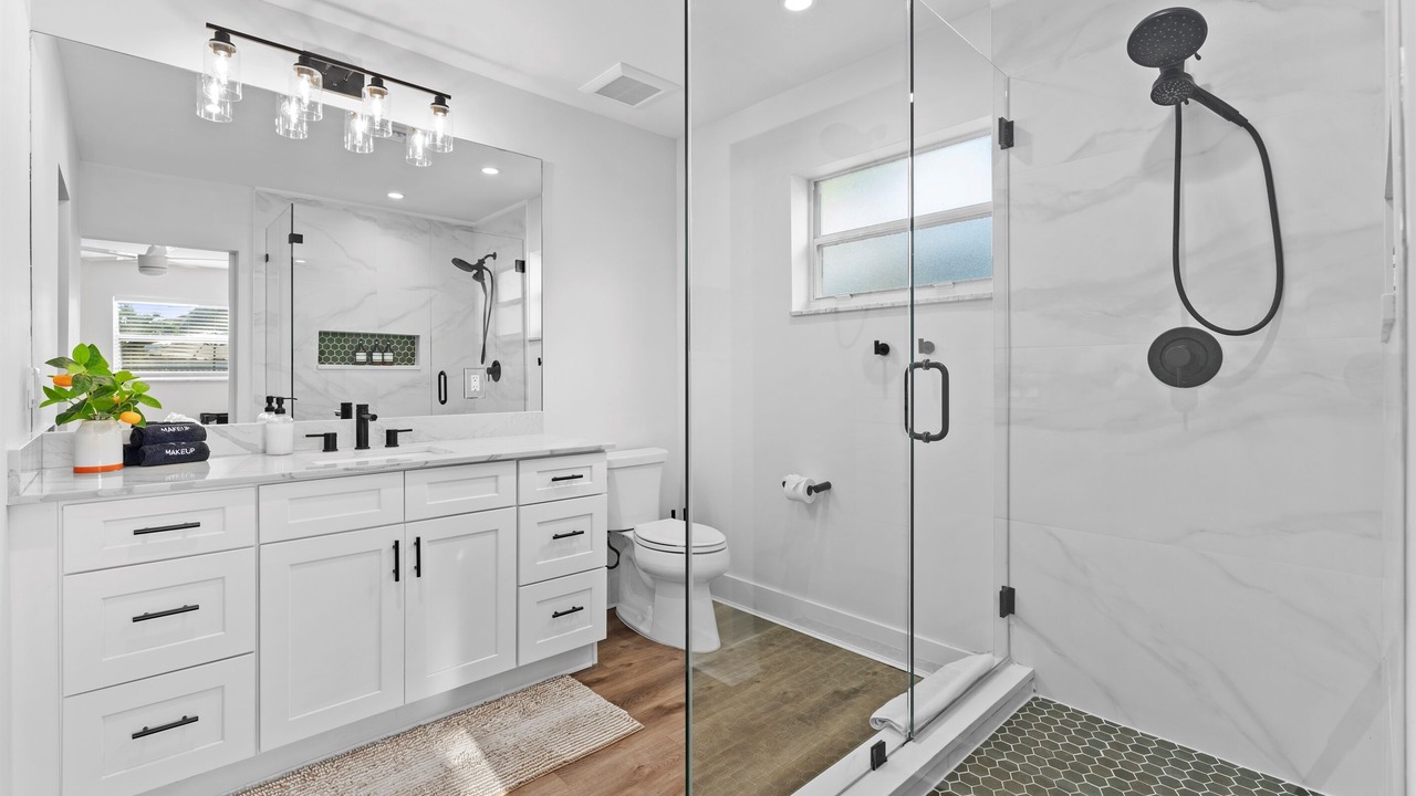 Photo of Bathroom in Pine Gardens North