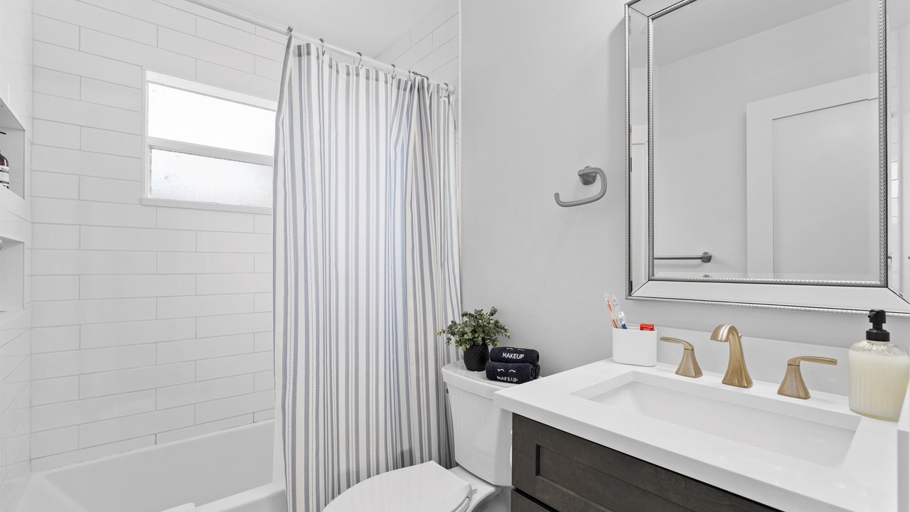 Photo of Bathroom in Pine Gardens North
