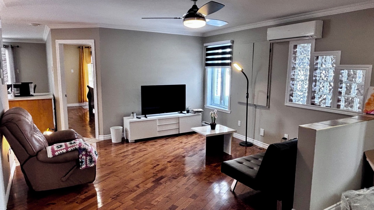Photo of Livingroom in Saint-Lambert