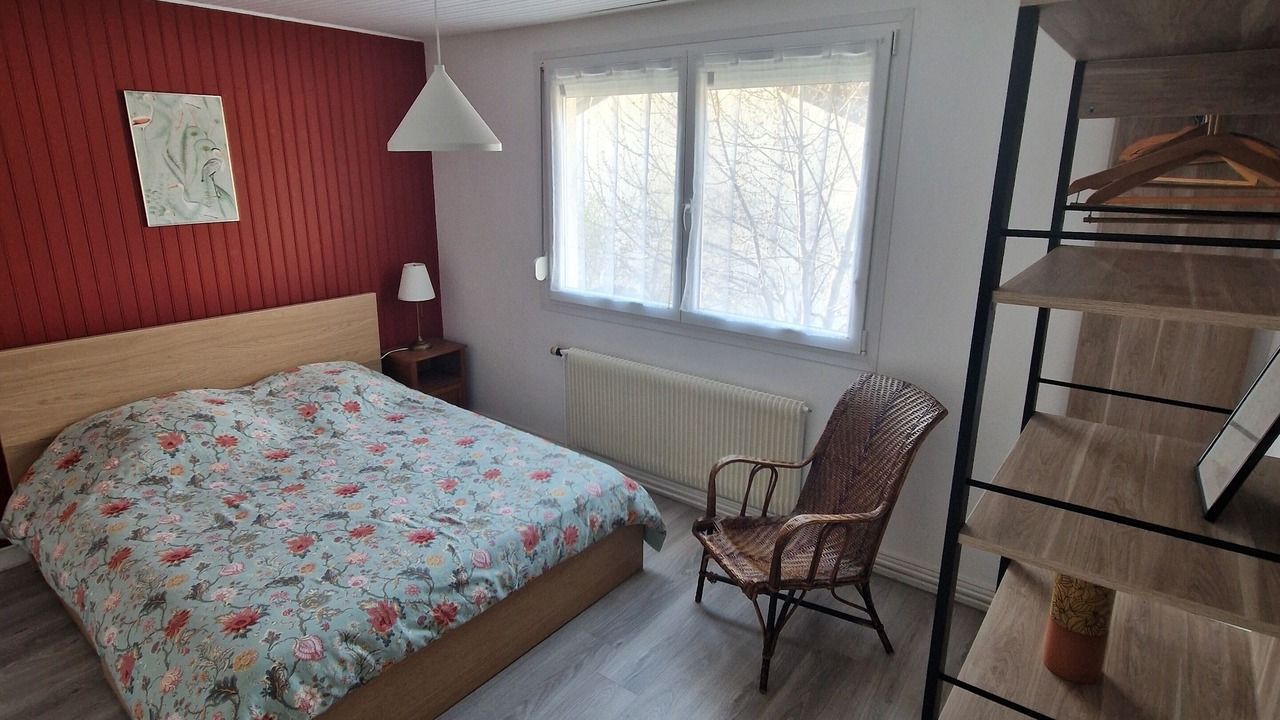 Photo of Bedroom in Revin