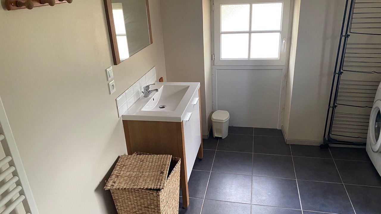 Photo of Bathroom in Valanjou