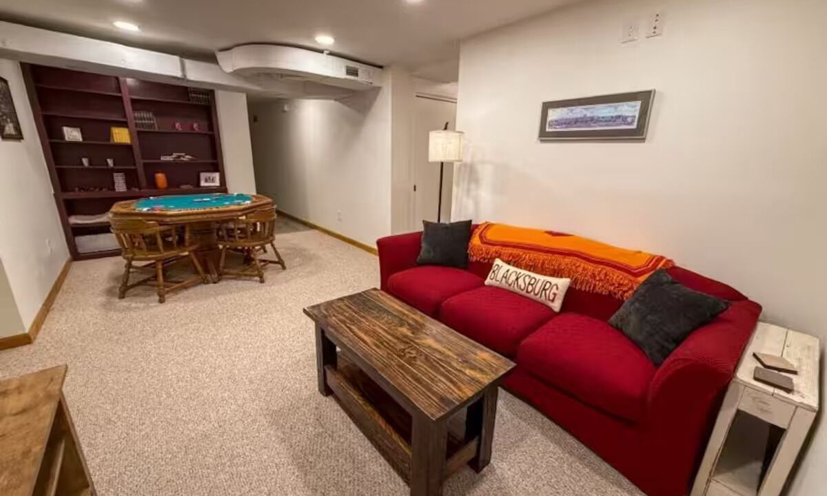 Photo of Livingroom in Miller Southside