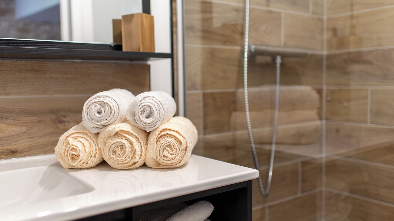 Photo of Bathroom in Castelnau-de-Montmiral