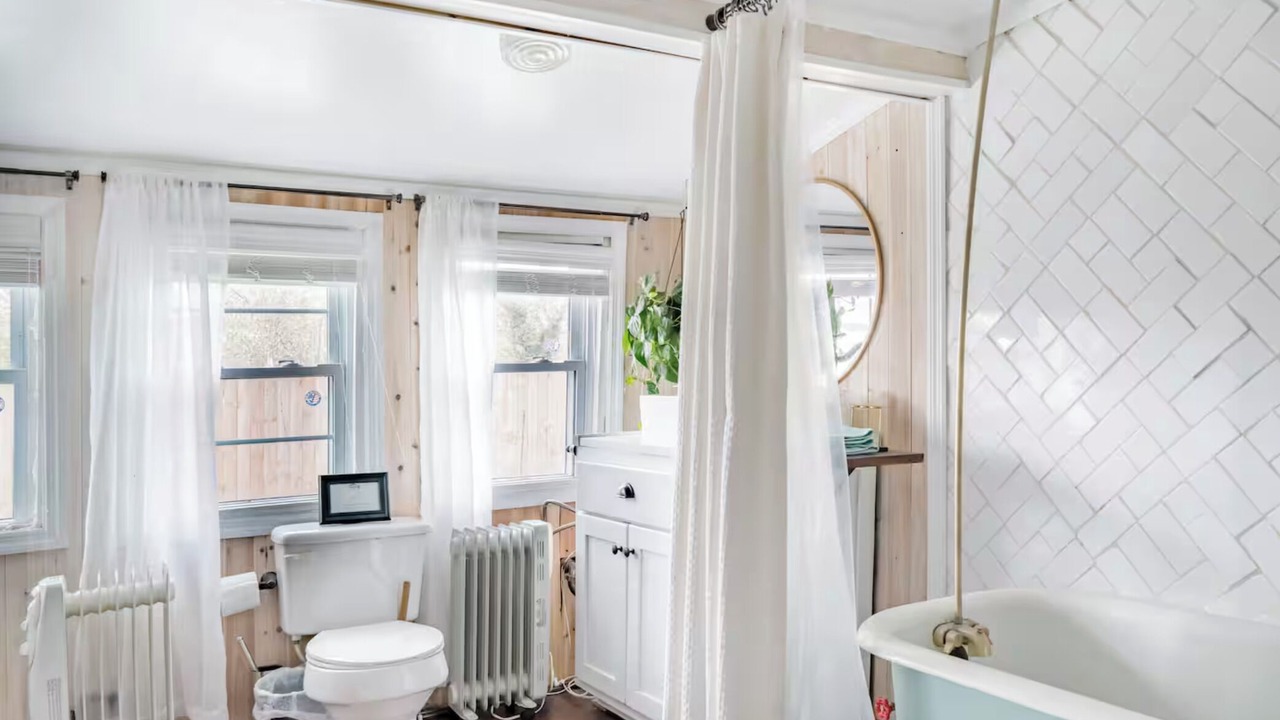 Photo of Bathroom in Woodbine