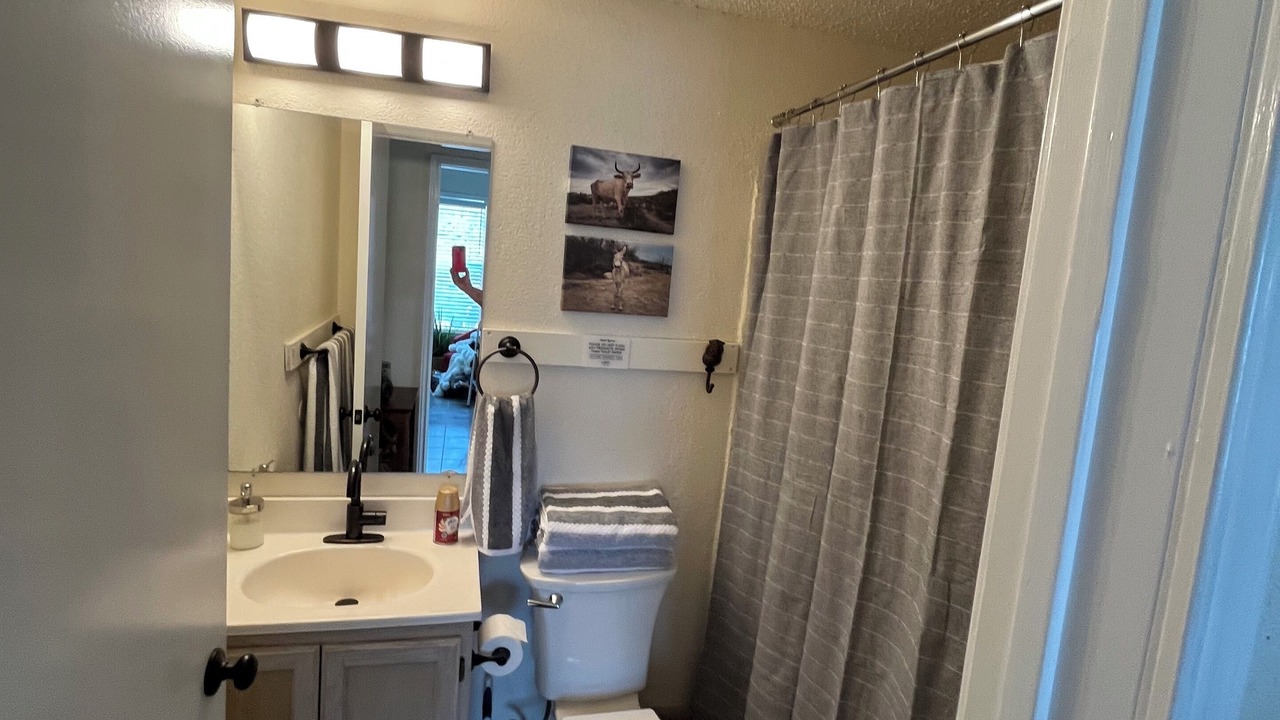 Photo of Bathroom in Leakey