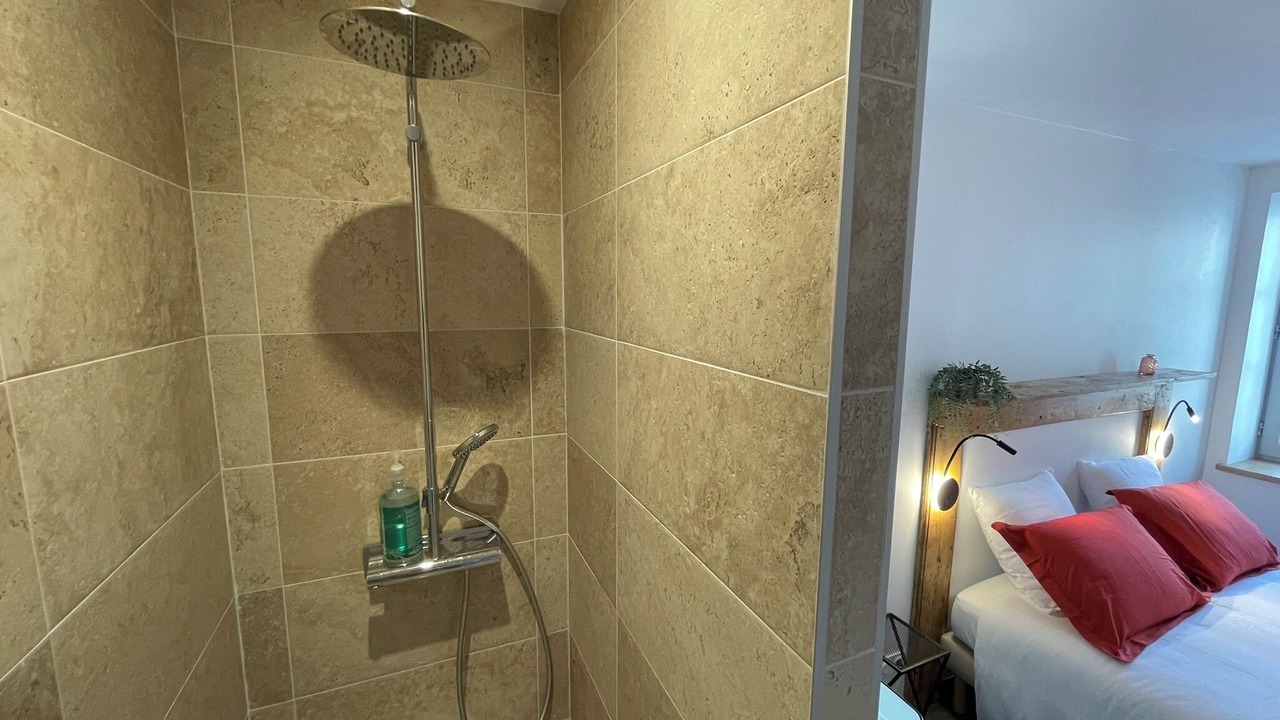 Photo of Bathroom in Nerac