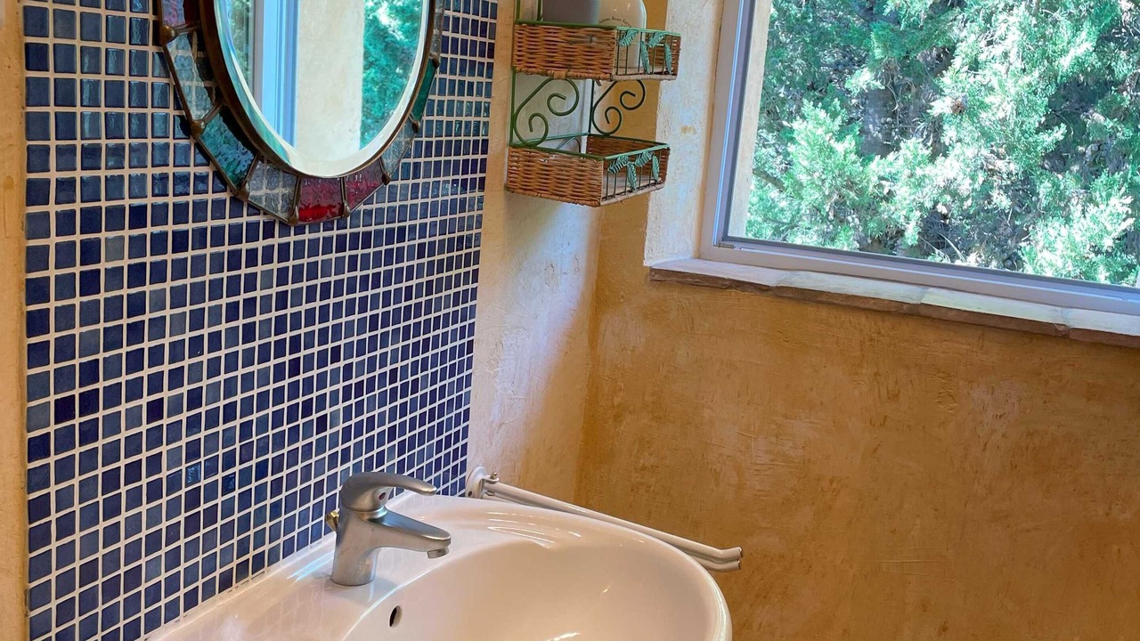 Photo of Bathroom in Suze-la-Rousse